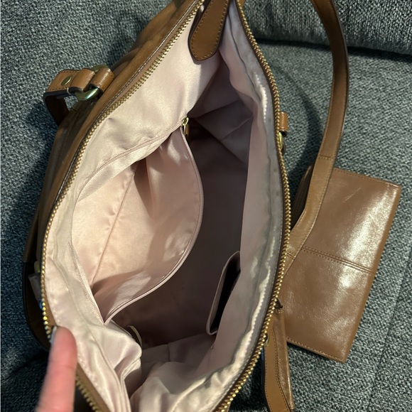 Coach tan leather crossbody hobo bag with matching wallet - Picture 3 of 6